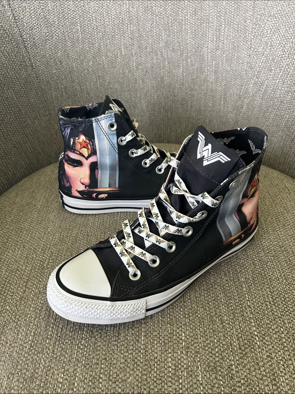 Converse × DC Comics Wonder Woman (DC Rebirth) Sneakers
